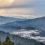 Sloneczny Chelm - W Gorach, Prywatna Sauna Jacuzzi Balia W Cenie, Spa, Grill, Stok Narciarski Myslenice, Sciezki Rowerowe, Rzeka Raba, Widok Na Tatry Apartment