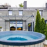 Lägenhet Sloneczny Chelm - W Gorach, Prywatna Sauna Jacuzzi Balia W Cenie, Spa, Grill, Stok Narciarski Myslenice, Sciezki Rowerowe, Rzeka Raba, Widok Na Tatry