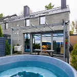 Sloneczny Chelm - W Gorach, Prywatna Sauna Jacuzzi Balia W Cenie, Spa, Grill, Stok Narciarski Myslenice, Sciezki Rowerowe, Rzeka Raba, Widok Na Tatry *
