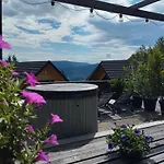 Apartment Sloneczny Chelm - W Gorach, Prywatna Sauna Jacuzzi Balia W Cenie, Spa, Grill, Stok Narciarski Myslenice, Sciezki Rowerowe, Rzeka Raba, Widok Na Tatry *