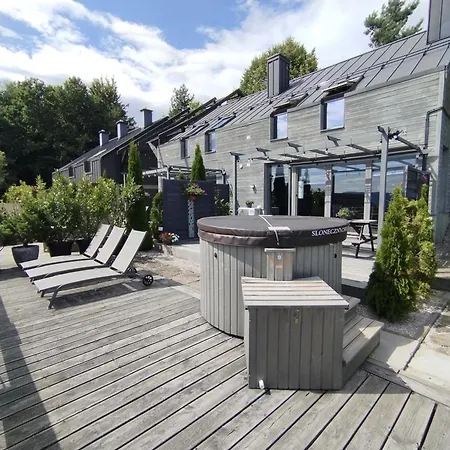 Апартаменты Sloneczny Chelm - W Gorach, Prywatna Sauna Jacuzzi Balia W Cenie, Spa, Grill, Stok Narciarski Myslenice, Sciezki Rowerowe, Rzeka Raba, Widok Na Tatry Мысленице